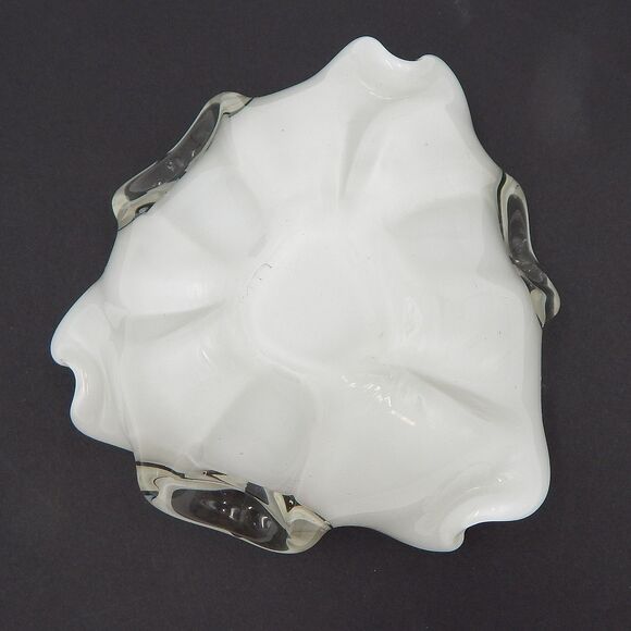 Murano Cased Glass Gold Fleck Flower Tri-Petal Ashtray Cigar Trinket Dish Bubble - Picture 6 of 11